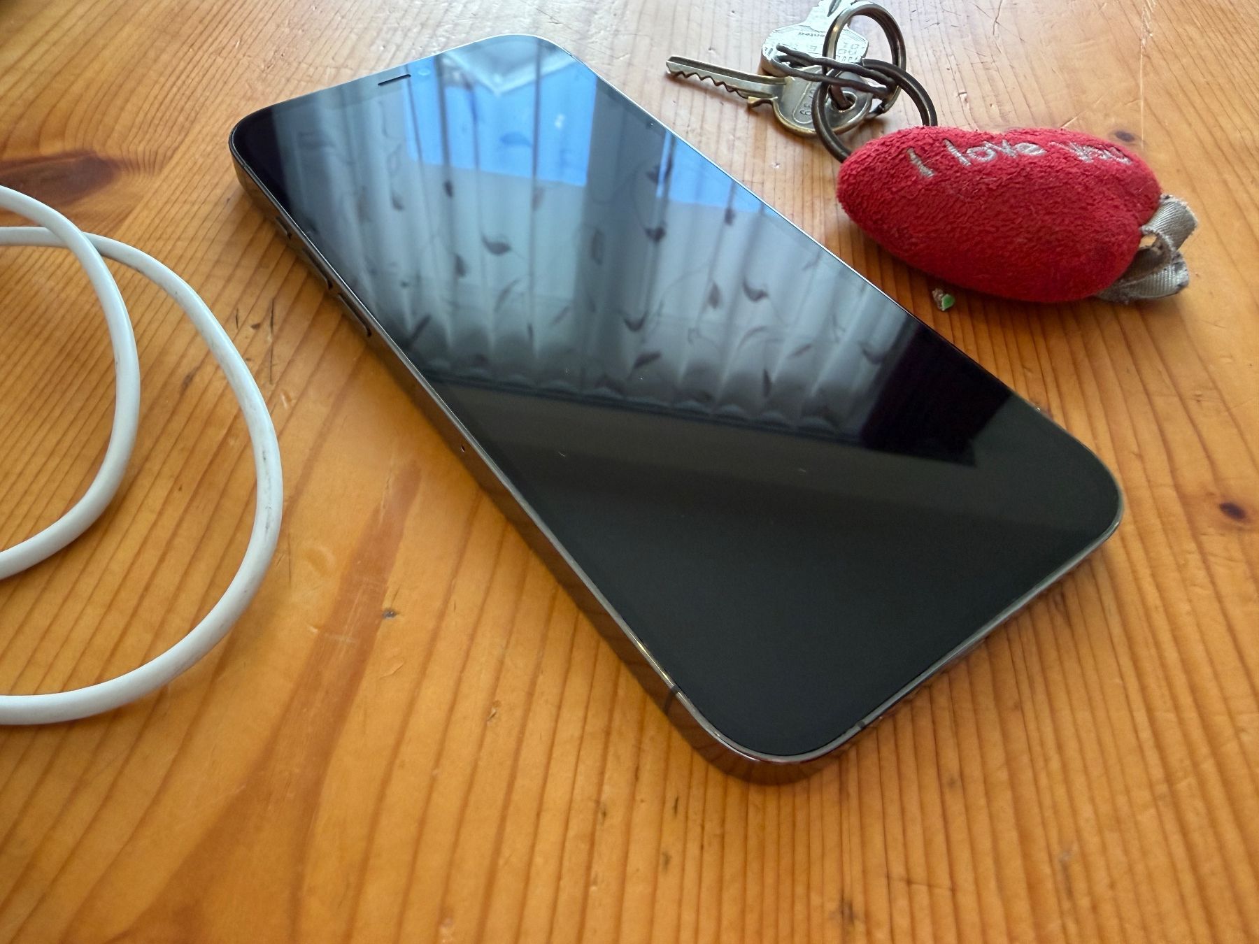Apple Telefoni cellulari / Smartphones: Iphone 12 Pro Max, 256Gb Schwarz / Grafit – Nuovo (secondo la descrizione) da Weinfelden venduto da ice_heart_xx