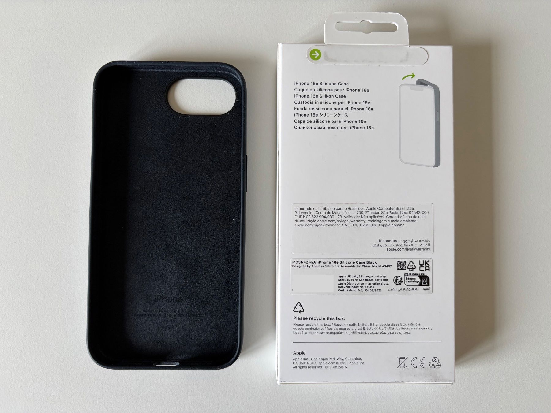 Apple Covers & Schutzfolien: Original Apple iPhone 16e Silikon Cases Schwarz – Neu und originalverpackt aus Adlikon b.Regensdf von S-T-H 1
