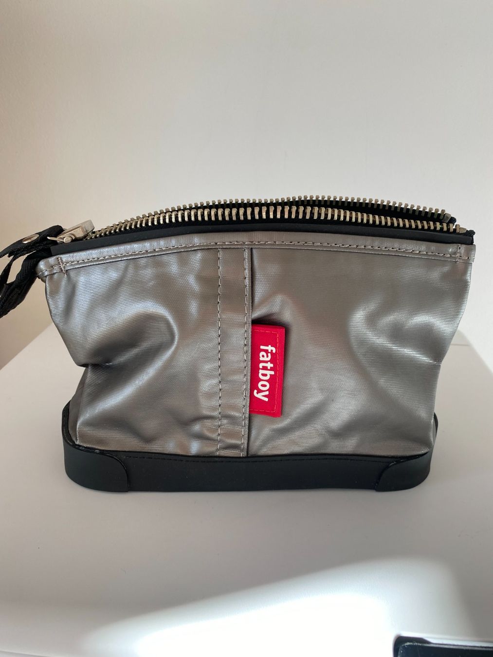 Custodie per cosmetici: Necessaire FATBOY metallic, ungebraucht – Usato da Visperterminen venduto da Scr