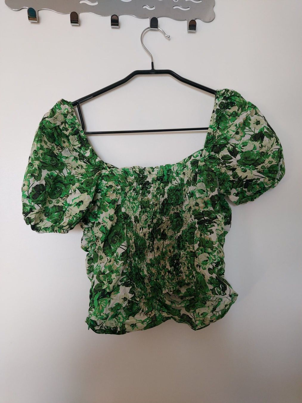 Mango Tops: Croptop mit Rüschchenärmel – Gebraucht aus Muri b. Bern von mar_2hpg 1