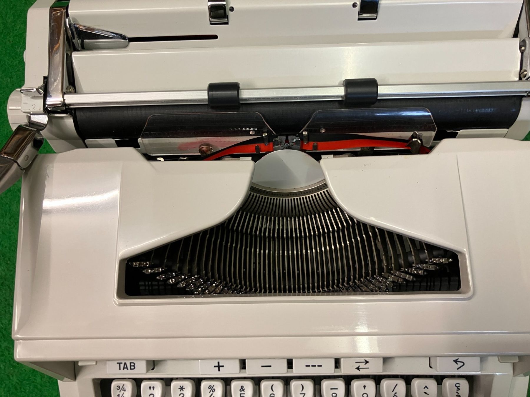 Hermès Schreibmaschinen: HERMES 3000 SCHREIBMASCHINE – Gebraucht aus Hombrechtikon von rennurb5 5