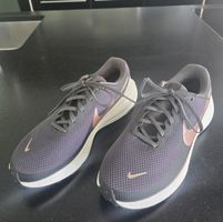 NIKE Herrensneakers Grösse: 42, NEU und UNGETRAGEN!