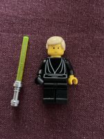Lego Figur Star Wars Luke Skywalker mit Schwert.