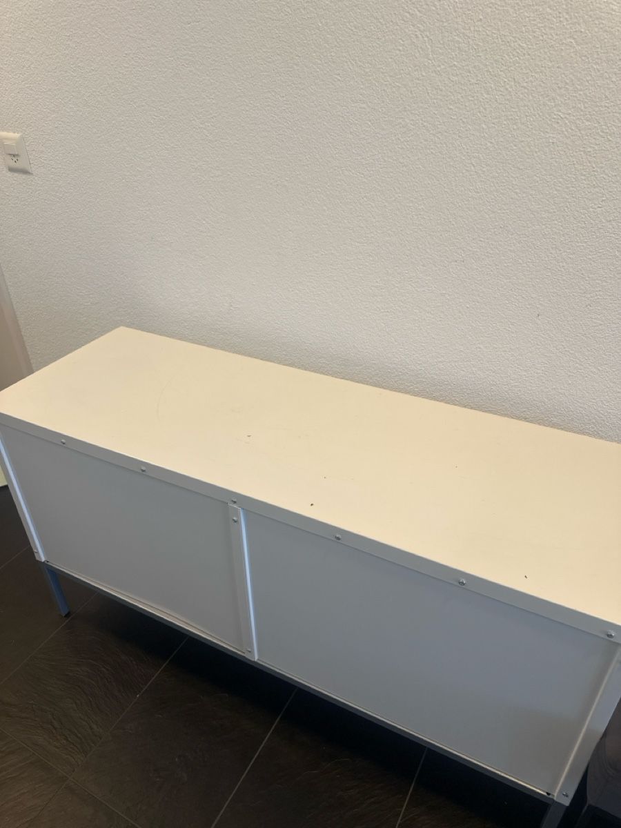 Kommoden: Weisse Komoden (2 Stk.) – Gebraucht aus Brugg AG von goj_85nt 1