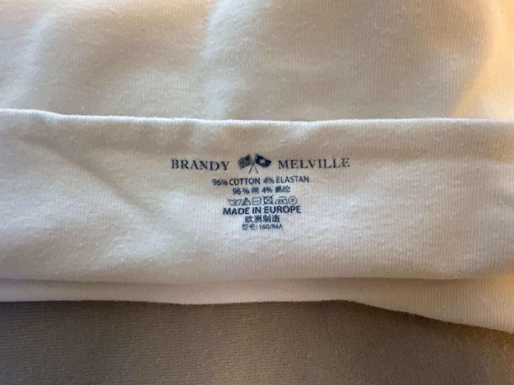 Brandy Melville Top: Brandy Melville Tops OneSize – Usato da Biel-Benken BL venduto da doefi26 2
