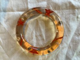 Vintage Acryl Armreif mit eingegossenen Seesternen u Muschel