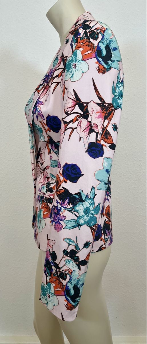 Hugo Boss Jacken: Hugo Boss Blazer mit buntem Blumenmuster Grösse 34 – Gebraucht aus Basel von Bettybooo 3