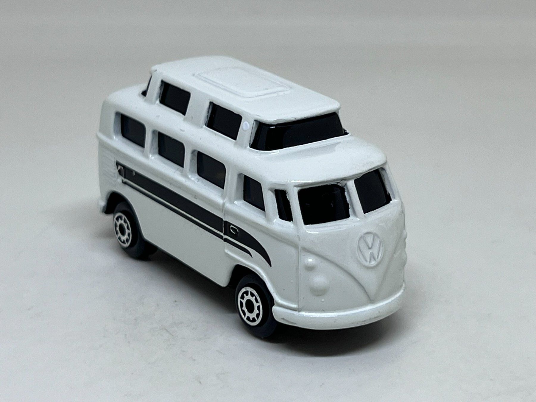 Maisto Modellini d'auto: Maisto VW Camper #109 – Usato da Wildegg venduto da LaaBoutique