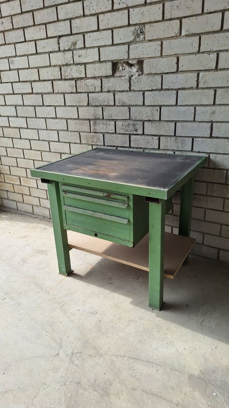 Établis: Werkbank mit Schubladenstock – D'occasion à Zwingen par lahonda11 6