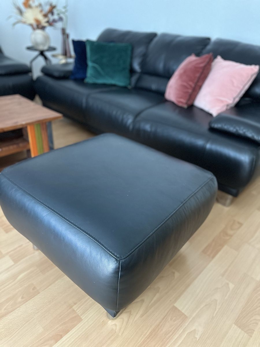 Conforama Sofas: Gratis 2 Sofa mit Hocker – D'occasion à Kleindöttingen par car_wrp7