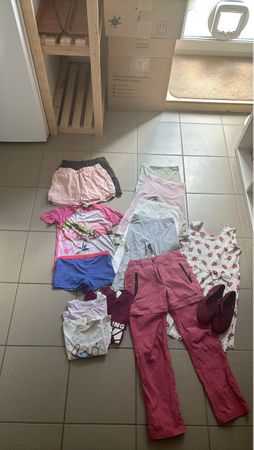 Sommer-Kleiderpaket: 3/4 Leggins, T-Shirts, Kleid, Schuhe