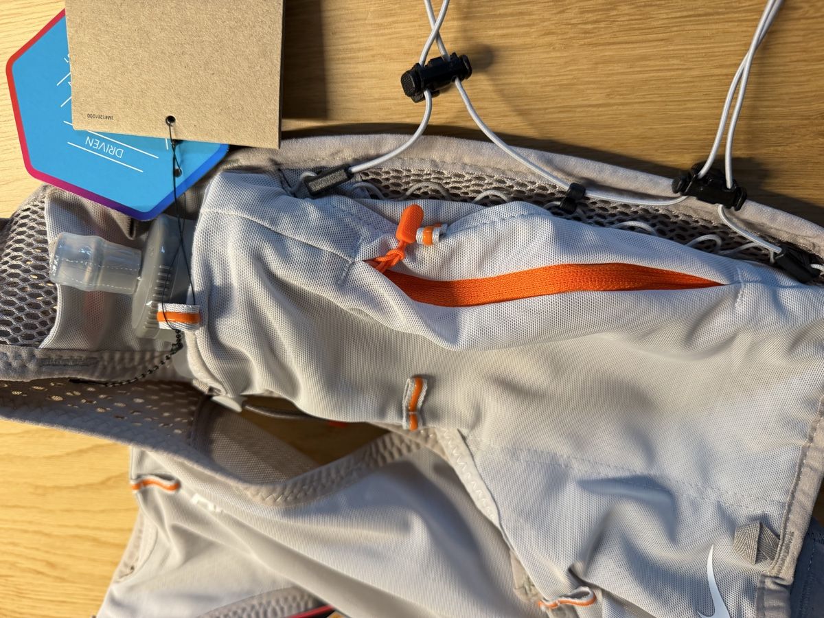 Nike Zaini: Laufweste / Trinkrucksack – Nuovo e nell'imballaggio originale da Kriens venduto da fiona.law98 5