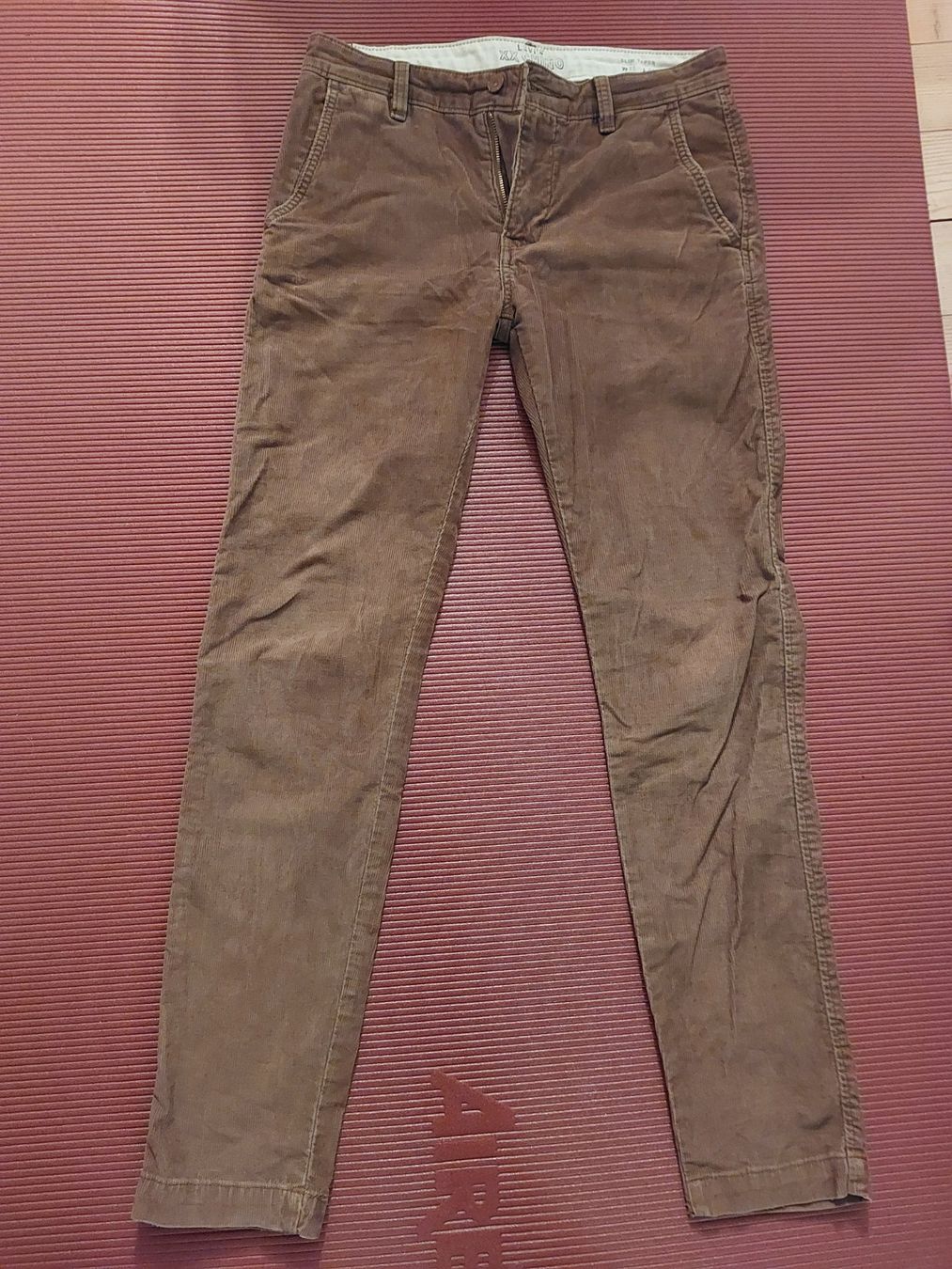 Hosen: Levi's Chino Corduroy 31/34 – Gebraucht aus Biel-Benken BL von TackleDealer