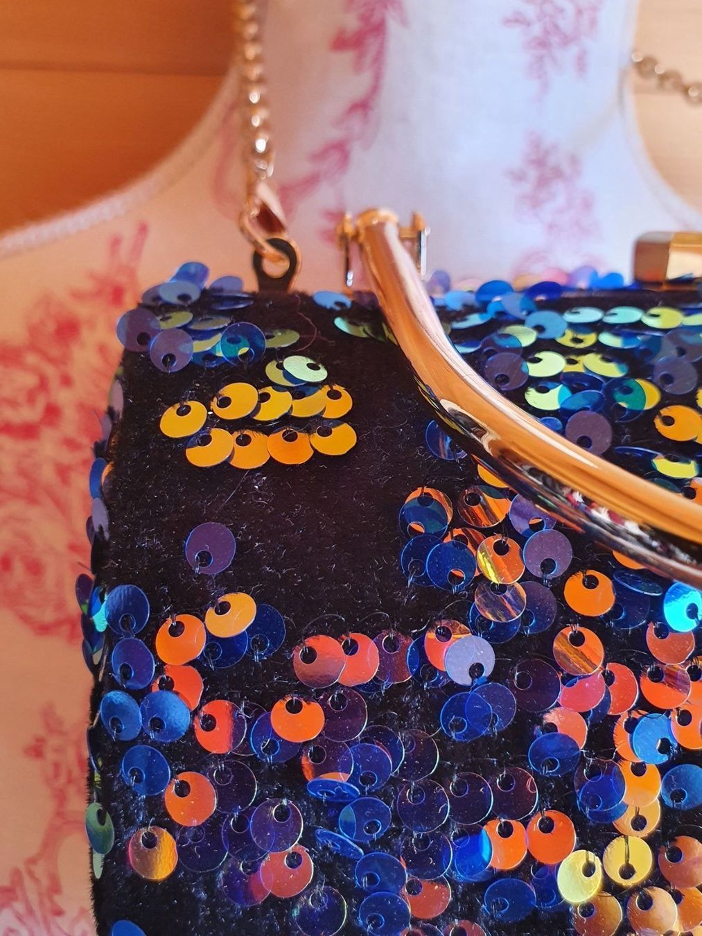 Borse da donna: Sac pochette - clutch à sequins – Nuovo (secondo la descrizione) da Corbeyrier venduto da Lalaland99