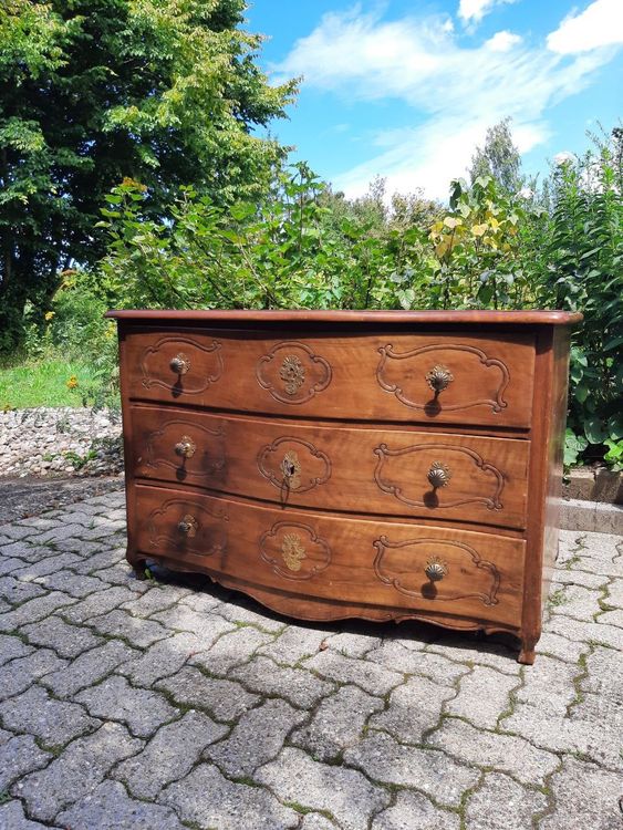 Antike Massivholz-Kommode mit Charme (Gebraucht) in Bern für CHF 100 ...