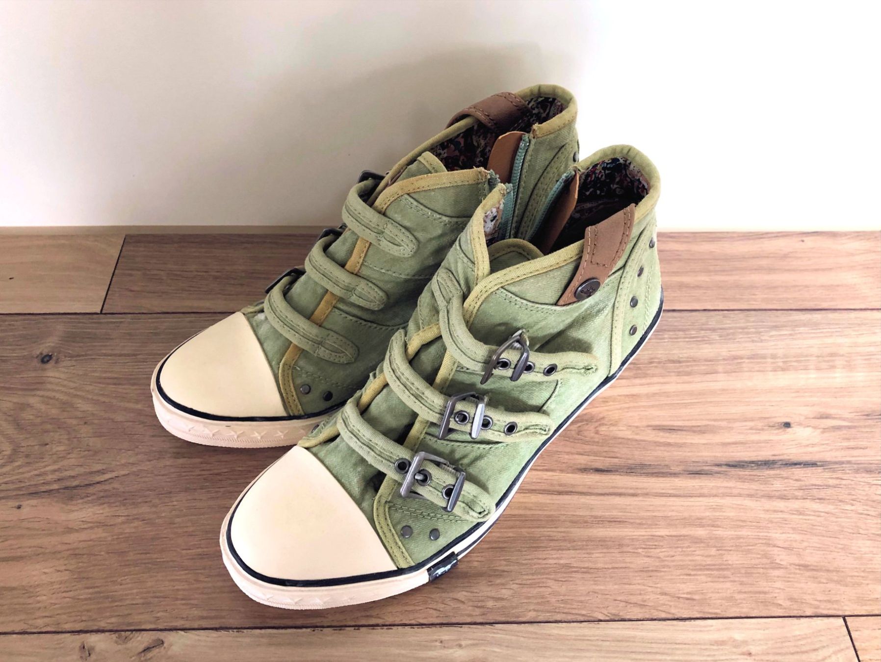 Mustang Scarpe da donna: Hochhackige Sneaker, praktisch Neu – Usato da Rüti ZH venduto da Jasna89 1