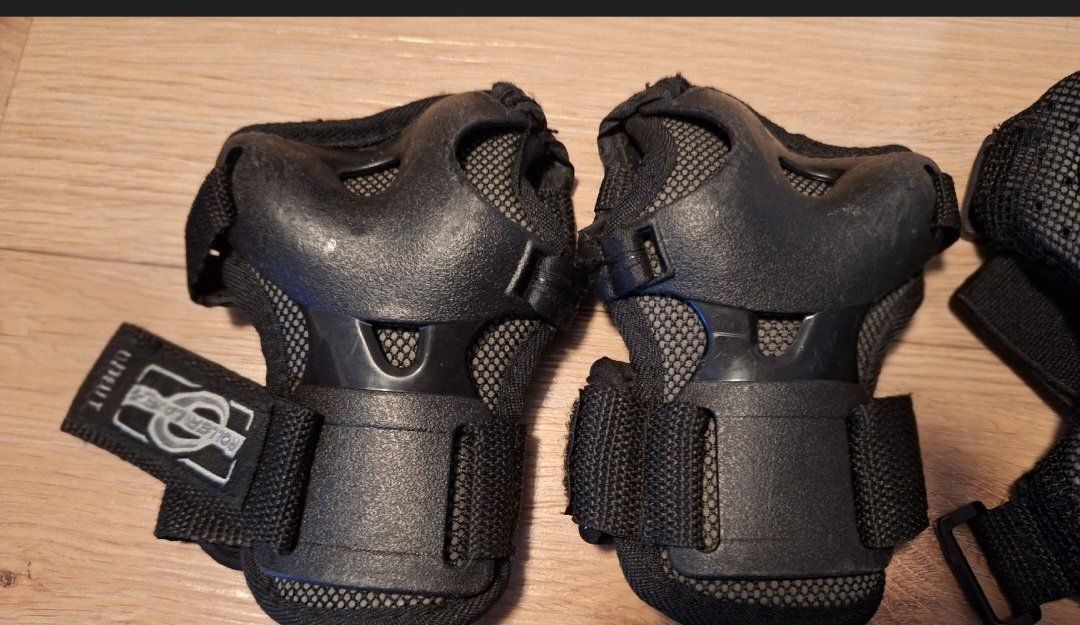 Protections: Inline Skates Schoner Set - Grösse XXS - 110-128 – D'occasion à Kriessern par Bugggyyy 1
