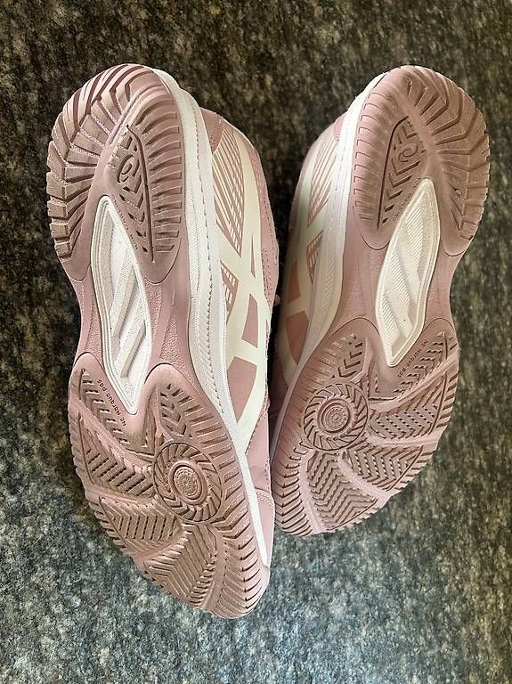 Chaussures femmes: Asics Turnschuhe 39 – D'occasion à Saas Fee par michaberchtold 1
