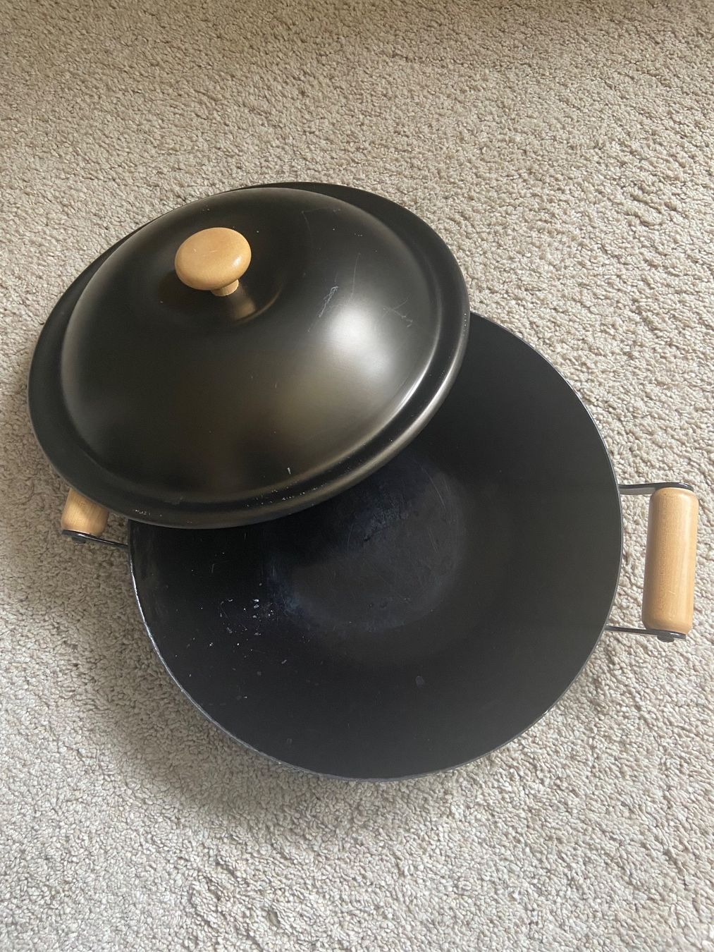 Padelle: Wok Pfanne mit Holzgriffen – Usato da St.Gallen venduto da Arc9