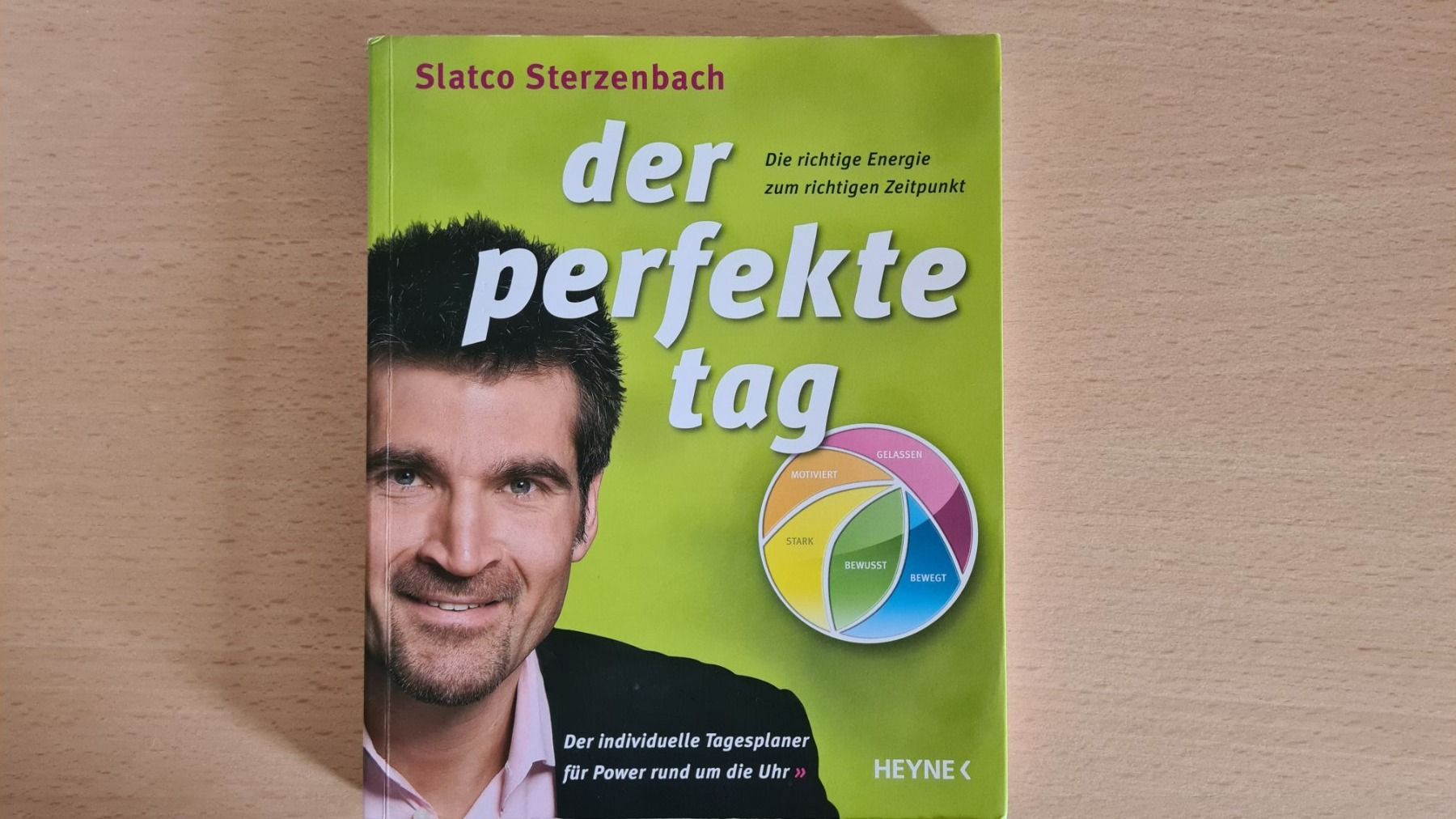 Bücher: Der perfekte Tag Slatco Sterzenbach – Gebraucht aus Steinach von lesefieber