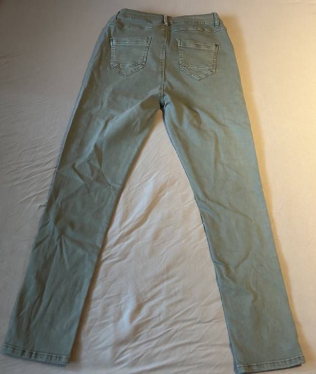 Jeans: grüne Jeans Hose – Usato da Trub venduto da elinschleiderschrank 2