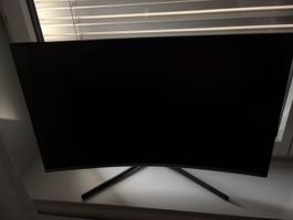 1 Curved Monitor