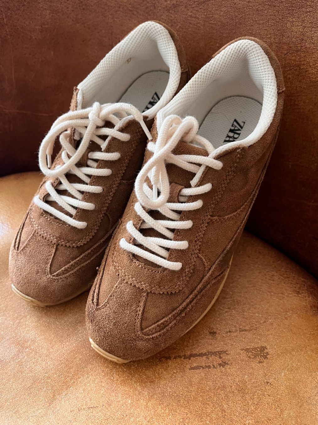 Zara Scarpe da donna: Sneaker T36 Zara – Usato da Onnens VD venduto da thi_6rvw