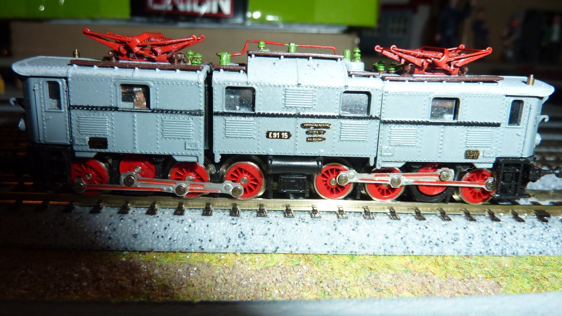 Roco Modellini di ferrovie: SPUR N ROCO DRB E91 15 DIGITAL, FARBE GRAU – Usato da Uznach venduto da train50 2