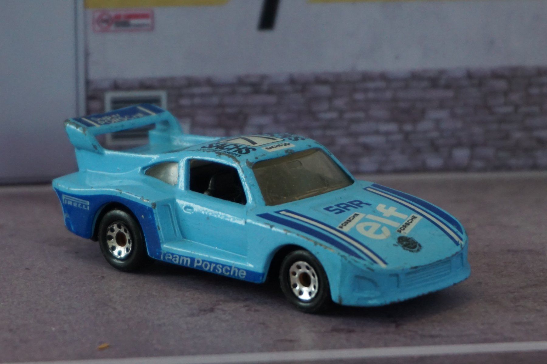 Matchbox Modellini d'auto: Matchbox Porsche 935 ELF KULT !!!!!!!!!!!!! – Usato da Reiden venduto da Doppeldecker69