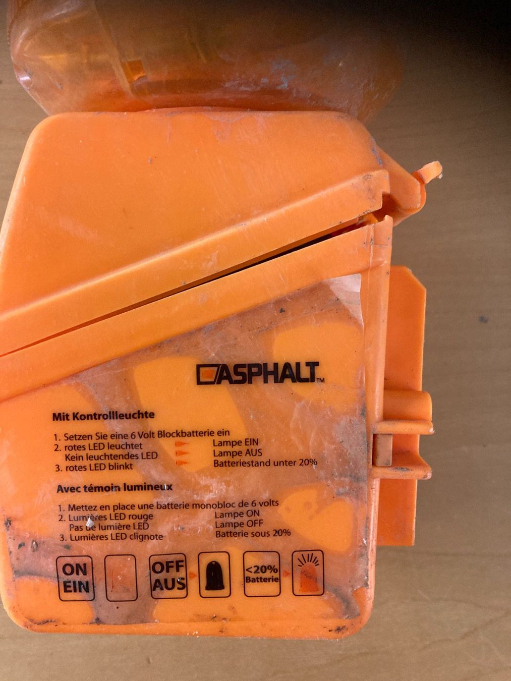 Lampade: Warnleuchte, orange,  Baustellenlampe – Usato da Cham venduto da WB2223 4