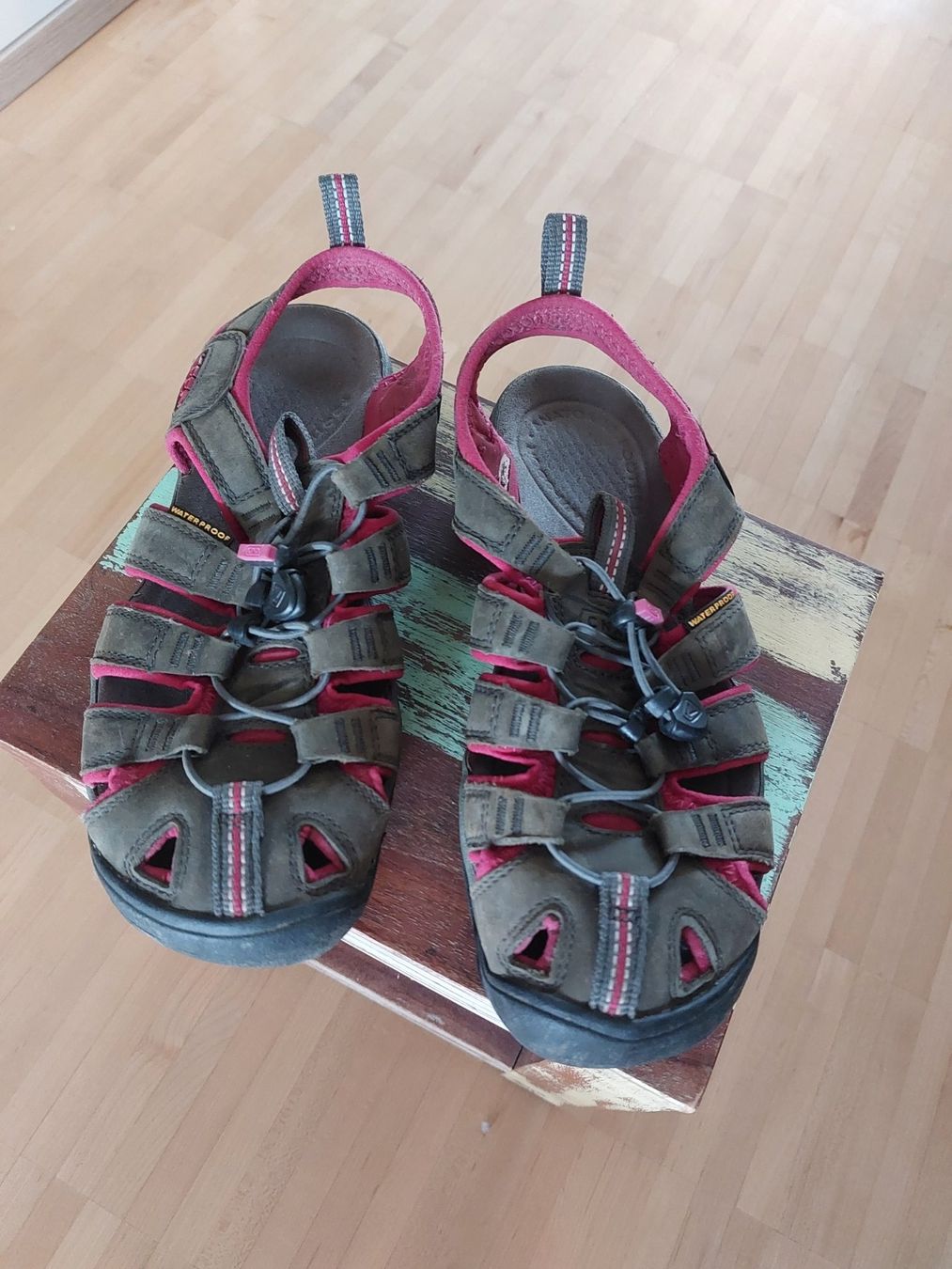 Keen Scarpe da donna: Damen Keen wasser Schuhe 37 – Usato da Zürich venduto da zuz_9qry