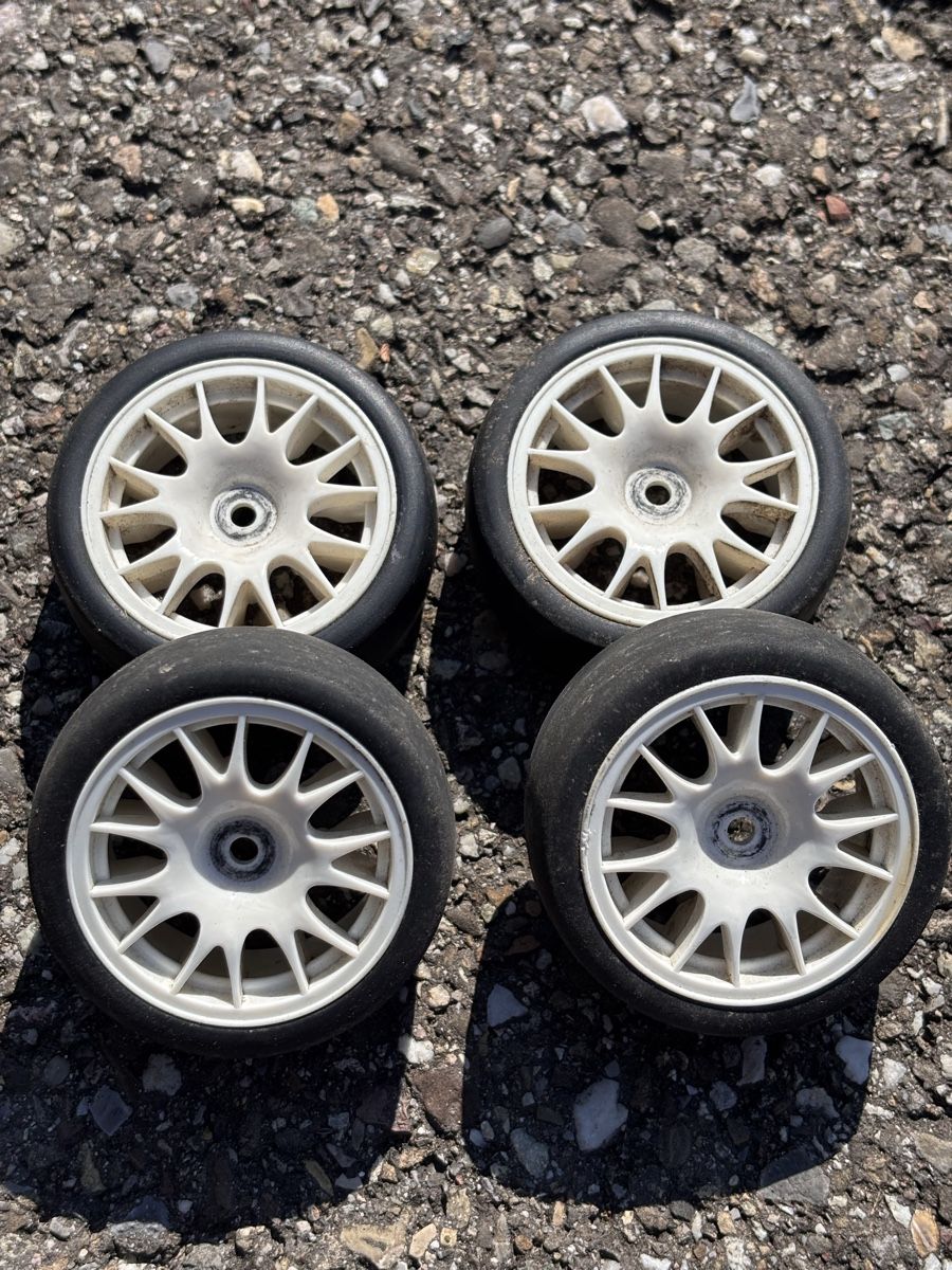 Carson RC Modellbau: Carson Onroad Reifen 1/10 Big Wheel-Set – Gebraucht aus Pratteln von fil_kkg5