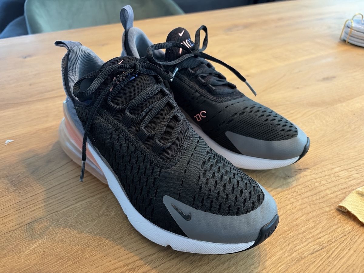 Nike Scarpe da uomo: NIKE AIR MAX 270 – Usato da Henau venduto da martina_1998 1
