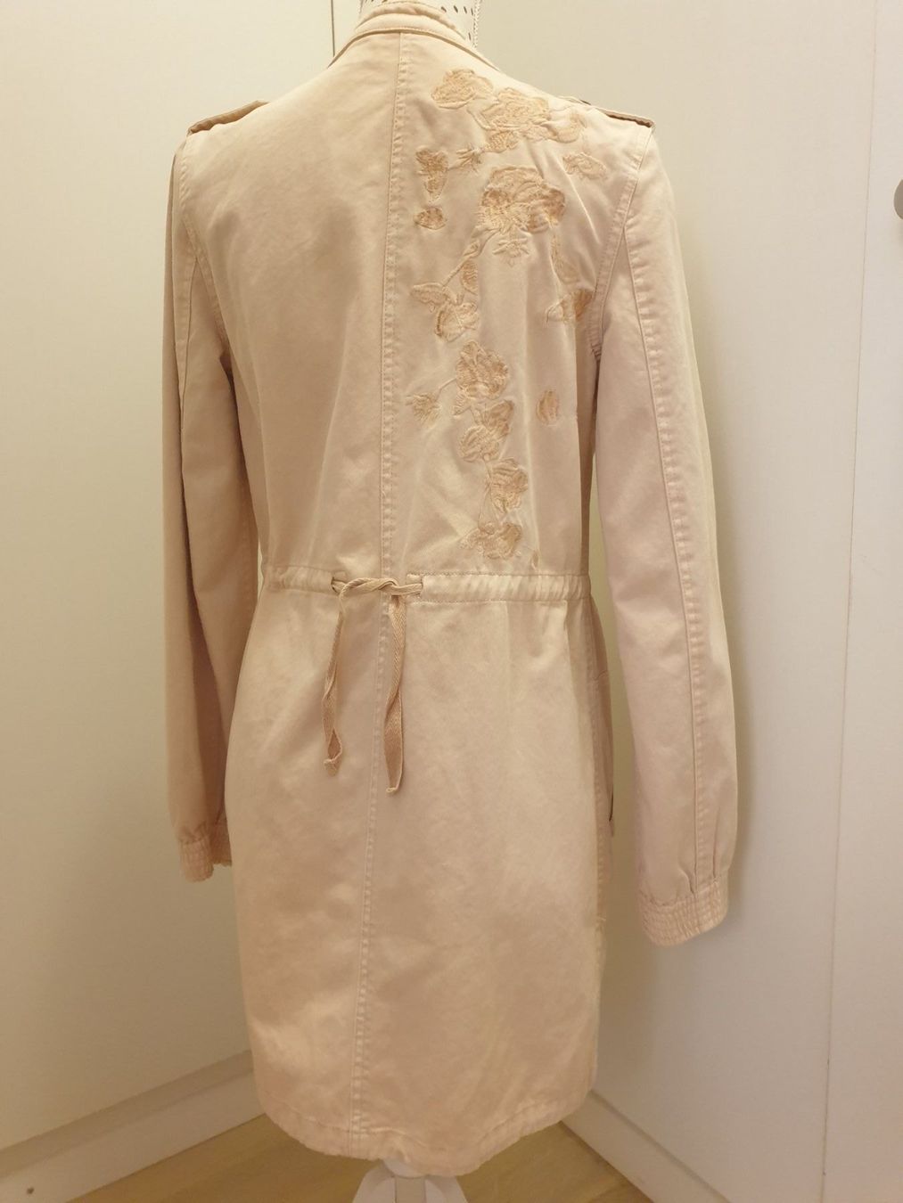 Promod Jacken: Jacke Promod Grösse 34/36 Bestickt mit Blumen – Neu (gemäss Beschreibung) aus Gossau ZH von Goes05 2