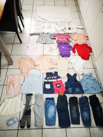 (A2)   28 x süsses Baby Kleiderpaket  gr. 74 für Mädchen