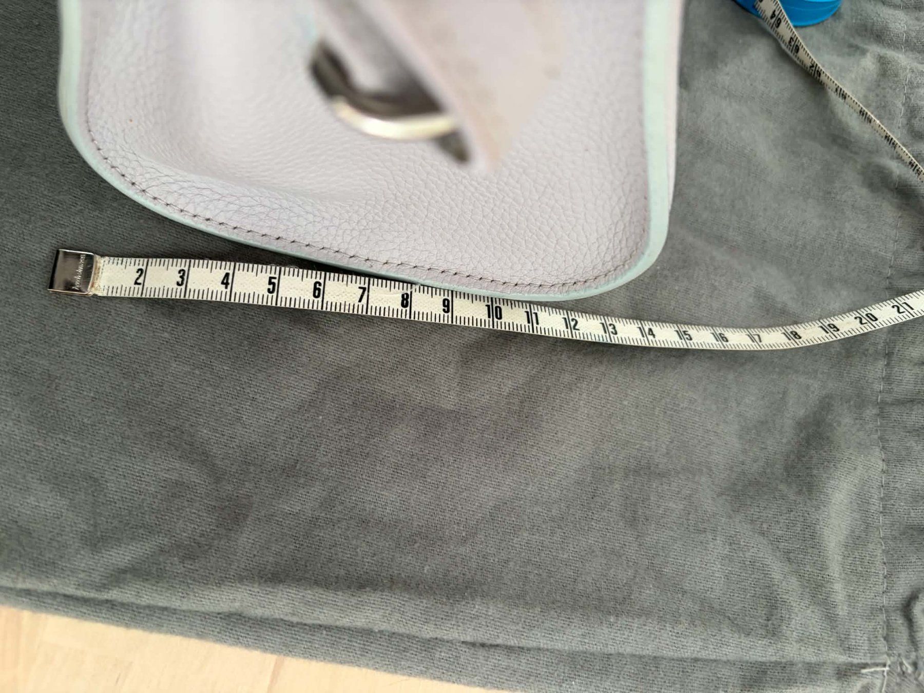 Alexander Mcqueen Taschen für Damen: Alexander McQueen Handtasche – Gebraucht aus Liestal von aarroon 4