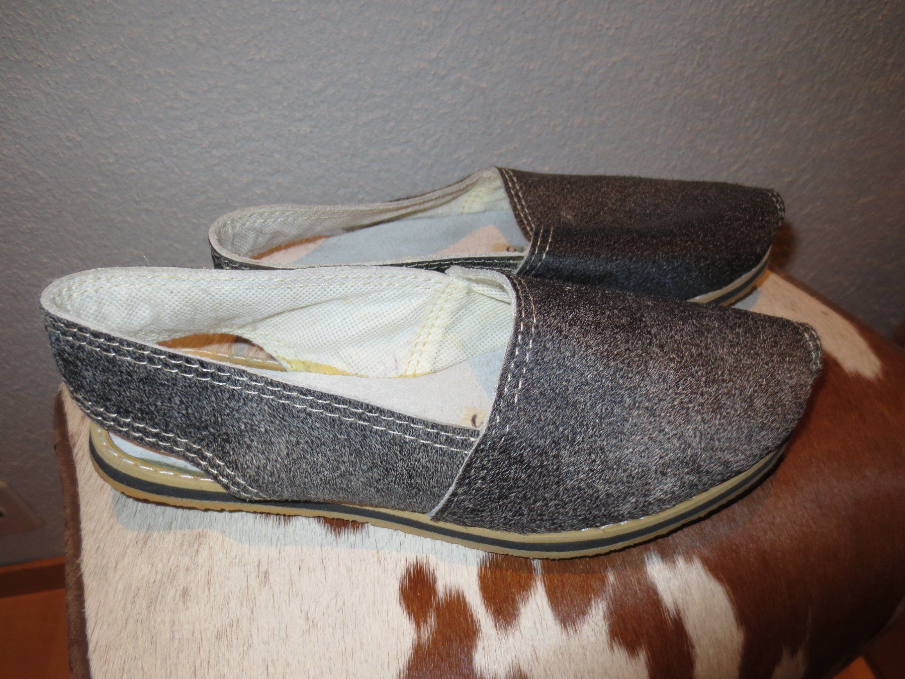 Scarpe da donna: Sandalette mit Echtfell Gr. 37 Neu – Usato da Männedorf venduto da Livingston 3