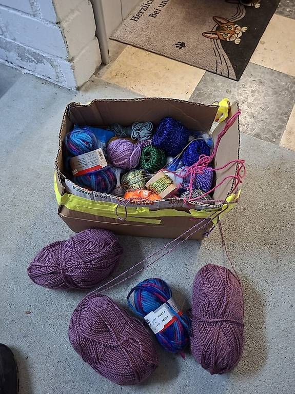 Lana: Wolle zum basteln – Nuovo e nell'imballaggio originale da St. Antoni venduto da Menzce