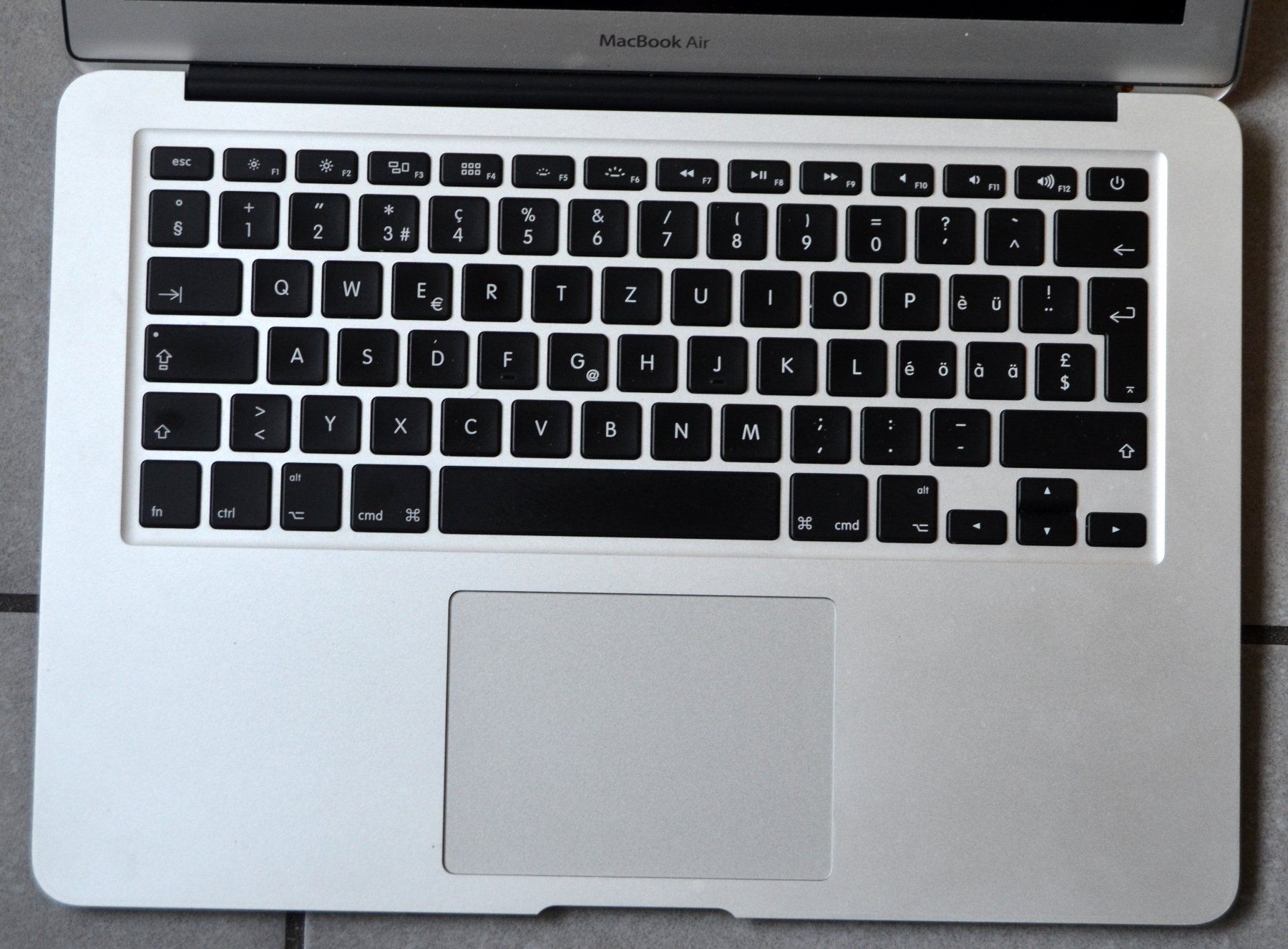 Apple Notebooks: Apple Macbook Air A1466 i5  13" – Defekt aus Collonges von arashee 5