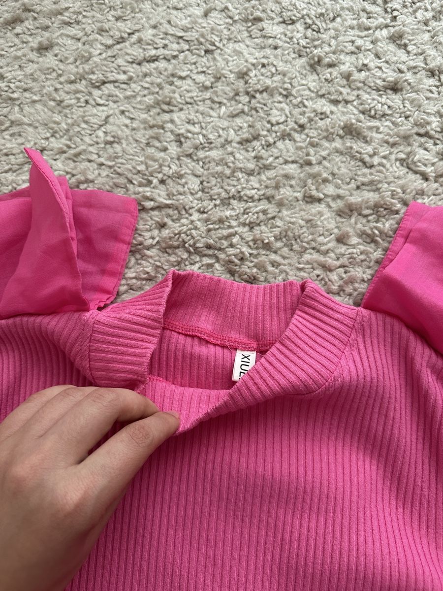 Pulls & Sweat-shirts: Pullover pink mit Rüschenärmel – D'occasion à Dübendorf par Magis_Stuff 2