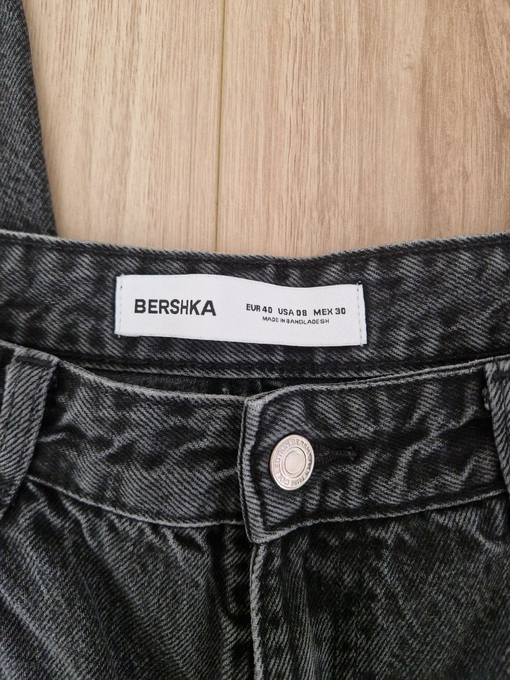 Bershka Jeans: Bershka Jeans Schwarz – Nuovo (secondo la descrizione) da Zofingen venduto da cva_w7vn 2