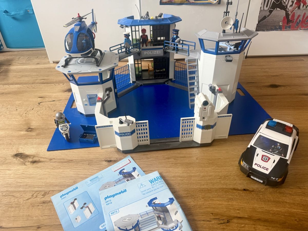 Playmobil Giocattoli: Playmobil Polizeikommando mit Auto, Helikopter etc. – Usato da Nänikon venduto da Nd73 2