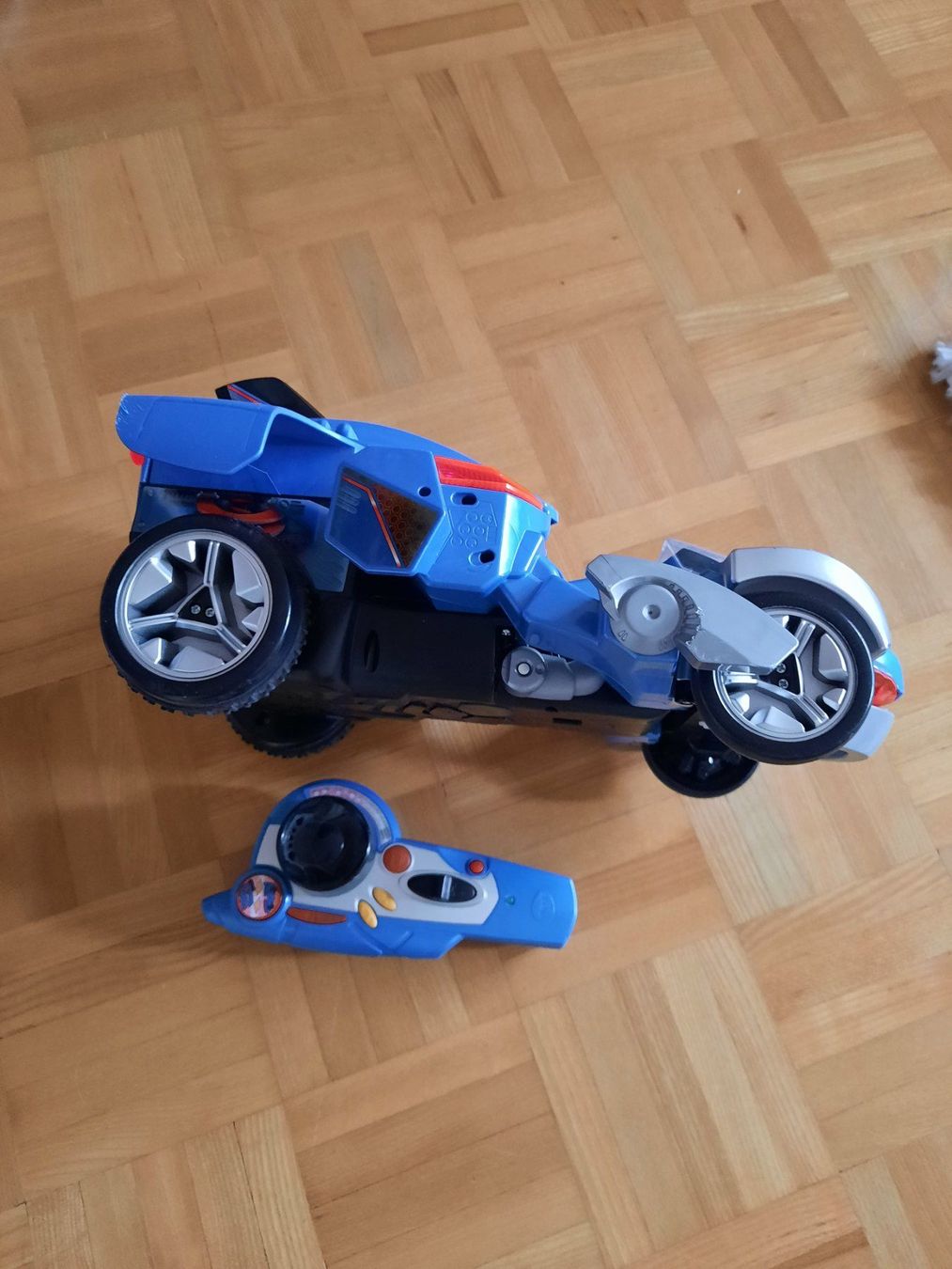 Giocattoli: Rennauto  mit Fernbedienung – Usato da Allschwil venduto da saphira012 4
