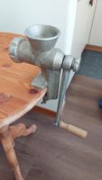 Fleischwolf manuell aus Gusseisen gebrauchter Zustand