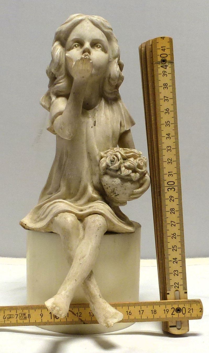 Statuette: Engels-Dame Sitzend ohne Flügel – Usato da Murgenthal venduto da B.StM