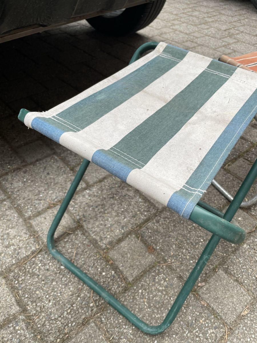 Sgabelli: 3 Tabourets Pliables Camping Vintage – Usato da Vallamand venduto da Bricbracbroc82 5