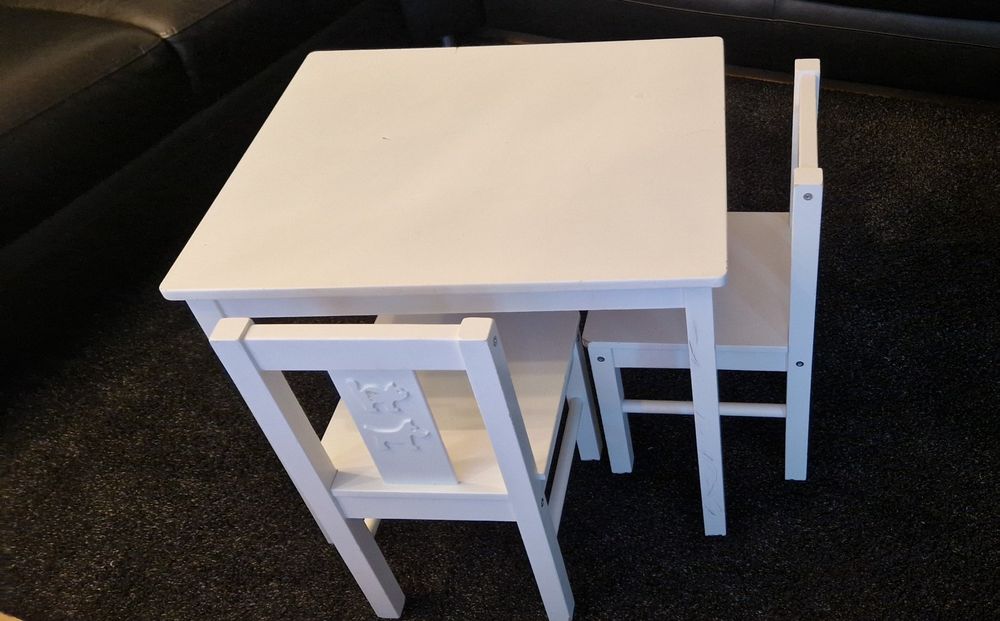 IKEA Kritter Kindertisch mit 2 Stühlen Kaufen auf Ricardo