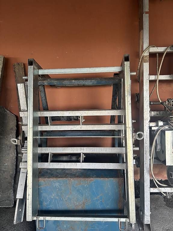 Treppen: SCALA DA CANTIERE ELEVATRICE – Gebraucht aus Brissago von inf_xwp8 3
