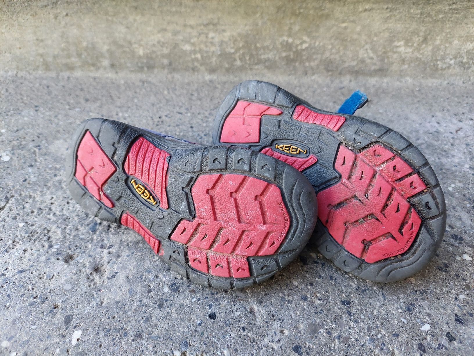 Keen Scarpe per ragazzi: Keen Barfuss Sandalen Gr. 22 – Usato da Schiers venduto da ursel91 2