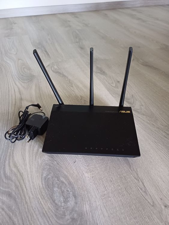 Routeur forte puissance WIFI ASUS (Gebraucht) in Sornetan für CHF 5 ...